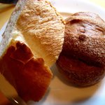 キャノン - お代わり自由のパン