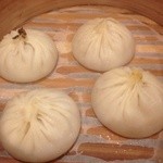 魏飯夷堂  北新地店 - 小籠包四種盛り