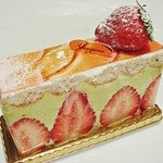 ル・パティシエ ヨコヤマ - ｼｼﾘｰ　385円　ヨコヤマのケーキにしては濃いｹｰｷでおなかにｽﾞｯｼﾘきますｗ　