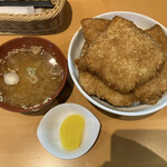 とんかつ太郎 - カツ丼 なめこ汁