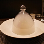 レストラン ラ・フロレゾン・ドゥ・タケウチ - 蓋開けると何がでるかな？