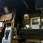 昭和な香りの置物たちです。