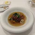 ラ・トゥーエル - ❻コルベール胸肉のロースト、クネル、ジロール茸、下仁田ネギ、セリ、コルベールから出汁を取ったスープ仕立て。