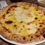 good spoon Handmade Cheese & Pizzeria - クワトロフォルマッジ ラクレットチーズがけ@2,343円