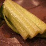 鮨匠 のむら - 〆にはさっぱりキュウリ。塩が美味しすぎる・・・。