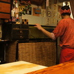 鮨匠 のむら - 水槽からしゃこを・・・。