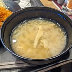 松屋 - 油揚げとワカメのお味噌汁…