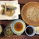 Sobashou Yabuizu - 野菜のてんぷらセット（アップ１）