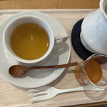 おやつ研究所 - 金柑シロップのお湯割り！濃いめが好きよー。