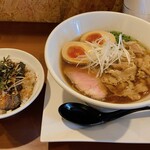 嵐風 - 牛醬油味玉らぁ麺、ミニチャーシュー丼
