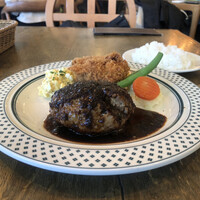 上野洋食遠山 - カキフライ＆遠山特選デミグラスハンバーグ（ミニサラダ、スープ、パン or ライス付） 2,700円（税込）