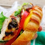 アドゥマン - グリルチキンのサンド