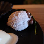 さじこよみ - 干し柿の豆腐チョコクリーム詰め