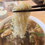 Chuugoku Ryouri Yuusai - 麺が白くてツルツル。好みが分かれます。私は好きではありません。