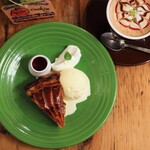 GRANNY SMITH APPLE PIE & COFFEE - グラニースミスのガレット・デ・ロワ