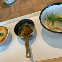 ザ タヴァン グリル＆ラウンジ - 