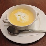 Roiyaru Hosuto - スープ・ライスセット（758円）のコーンポタージュ