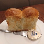 ロイヤルホスト - スープ・ライスセット（758円）のパン