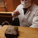 一本杉 川嶋 - 13キロのぶりの藁焼き