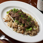 Garlic-flavored Wagyu beef pilaf from “Hiyama”