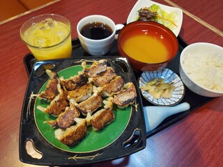 Chuugoku Shisem Menhanten Ittou - 黒豚焼き餃子定食