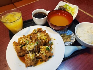 Chuugoku Shisem Menhanten Ittou - 油淋鶏定食
