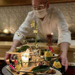 銀座 しのはら - 持つのも大変な八寸。『銀座 しのはら』はやっぱり八寸でしょう(*^^*)