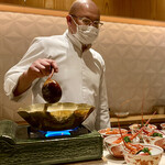 銀座 しのはら - 料理を見つめる視線は厳しい。