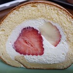 グラマシーニューヨーク - いちごのロールケーキ