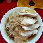 自家製麺 酉 - 鶏増しラーメン（中200g）ニンニク、野菜ちょいマシ、油ちょいマシ。