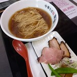 中華そば 東雲 - しょうゆかけスタイル