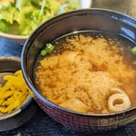 ジンギスカン 馬肉 もつ鍋 山王 - 味噌汁（馬肉ゆっけ丼）