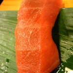 さかえすし - 一貫１００円の寿司が一番豊富にあります。
      あとは１５０円・２００円
      
      中トロだって２００円の一番高い大トロでも３００円ですよ先輩(笑)
      