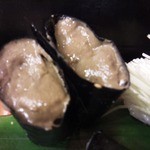 さかえすし - 一貫１００円の寿司が一番豊富にあります。
      あとは１５０円・２００円
      
      中トロだって２００円の一番高い大トロでも３００円ですよ先輩(笑)
      