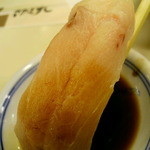 さかえすし - 一貫１００円の寿司が一番豊富にあります。
      あとは１５０円・２００円
      
      中トロだって２００円の一番高い大トロでも３００円ですよ先輩(笑)
      