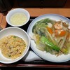 551蓬莱 - 海鮮焼そばセット