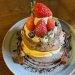 古民家カフェ&バー スマイリー - チョコと苺のパンケーキ
