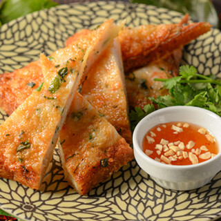 ◆外はサクッと、中はぷりぷり。人気の海老トースト