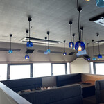 琉球BBQ Blue - ライトが可愛い店内