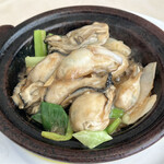 天啓 - 生牡蠣のネギ生姜土鍋炒め