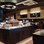 Rivage - 店内中央のサラダ、デザート、ドリンクバー