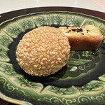 TOMONO - 【 胡麻団子とチーズケーキ 】