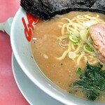 Yamaokaya - 豚脂がたっぷり浮いたスープ。