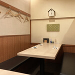 Kisetsu Ryouri To Jizake Yuu - 内観　個室風のテーブル席