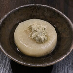 Ginza Shirayuki - 小鉢で大根の煮物