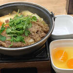 Yoshinoya - 吉野家ですき鍋に追加玉子無料だったので、牛すき鍋 単品 並に 生玉子 1個追加