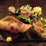 ニコノスタンド - 竹輪おでん　さわら造り　ヤゲン唐揚げ　ポテトサラダ　野菜盛り平天添え