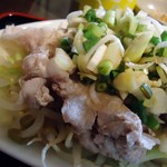 琴ヶ梅 - 豚しゃぶ接写。