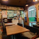 Emu - 店内奥から厨房方向。