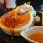 Cafe Rob - プレーンパンケーキとメープルシロップ?